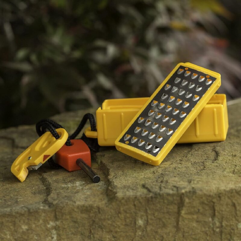 Smith's Pack Pal Tinder Maker With Fire Starter